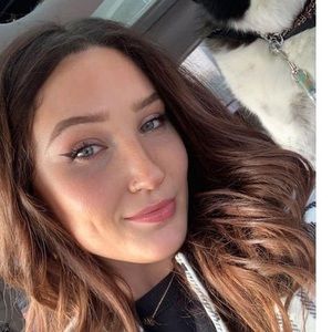 Meet your Posher, Abbey